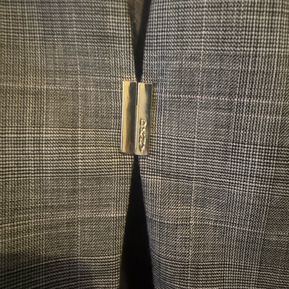 DKNY BLAZER SIZE 6 - Picture 6 of 10